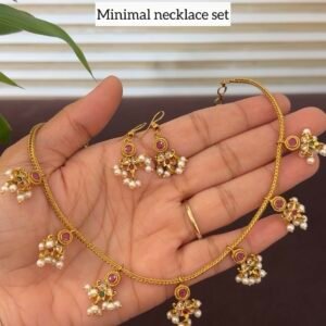 Minimal necklace set