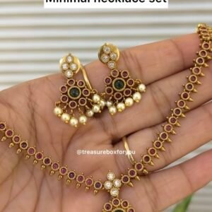 Minimal necklace set