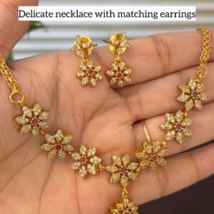 Delicate necklace set