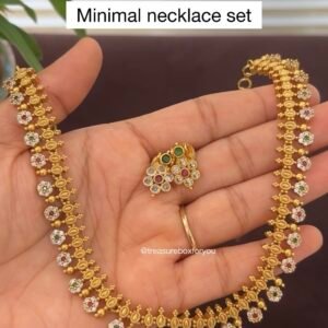 Delicate necklace set