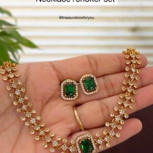 Minimal necklace/Choker set