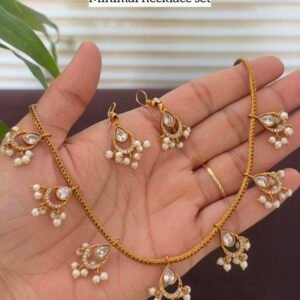 Minimal necklace set