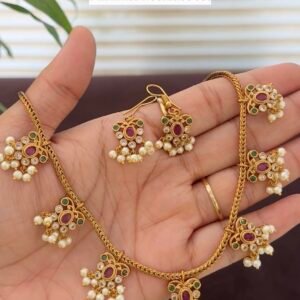 Minimal necklace set