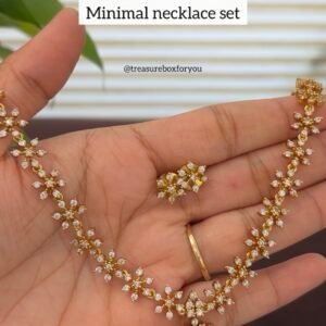 Minimal necklace set