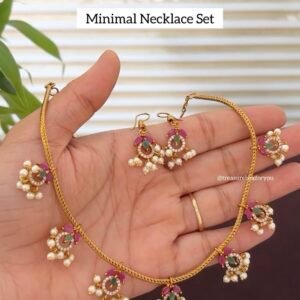 Minimal necklace set