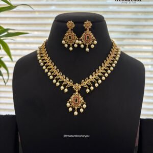 Delicate Necklace set