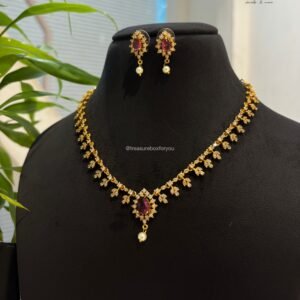 Minimal diamond necklace set